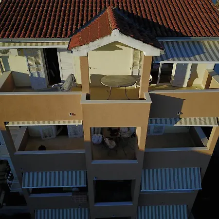 Regina & Theresa Apartment Podgora